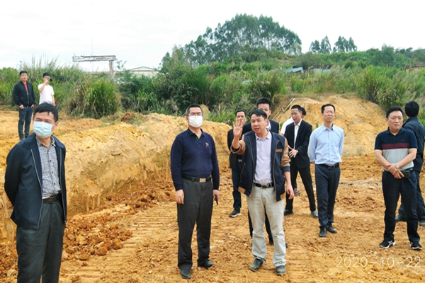 20201022有色集團(tuán)董事長劉瑞弟帶隊(duì)到廣晟新材等調(diào)研推動項(xiàng)目建設(shè)照片 (1)_副本.jpg